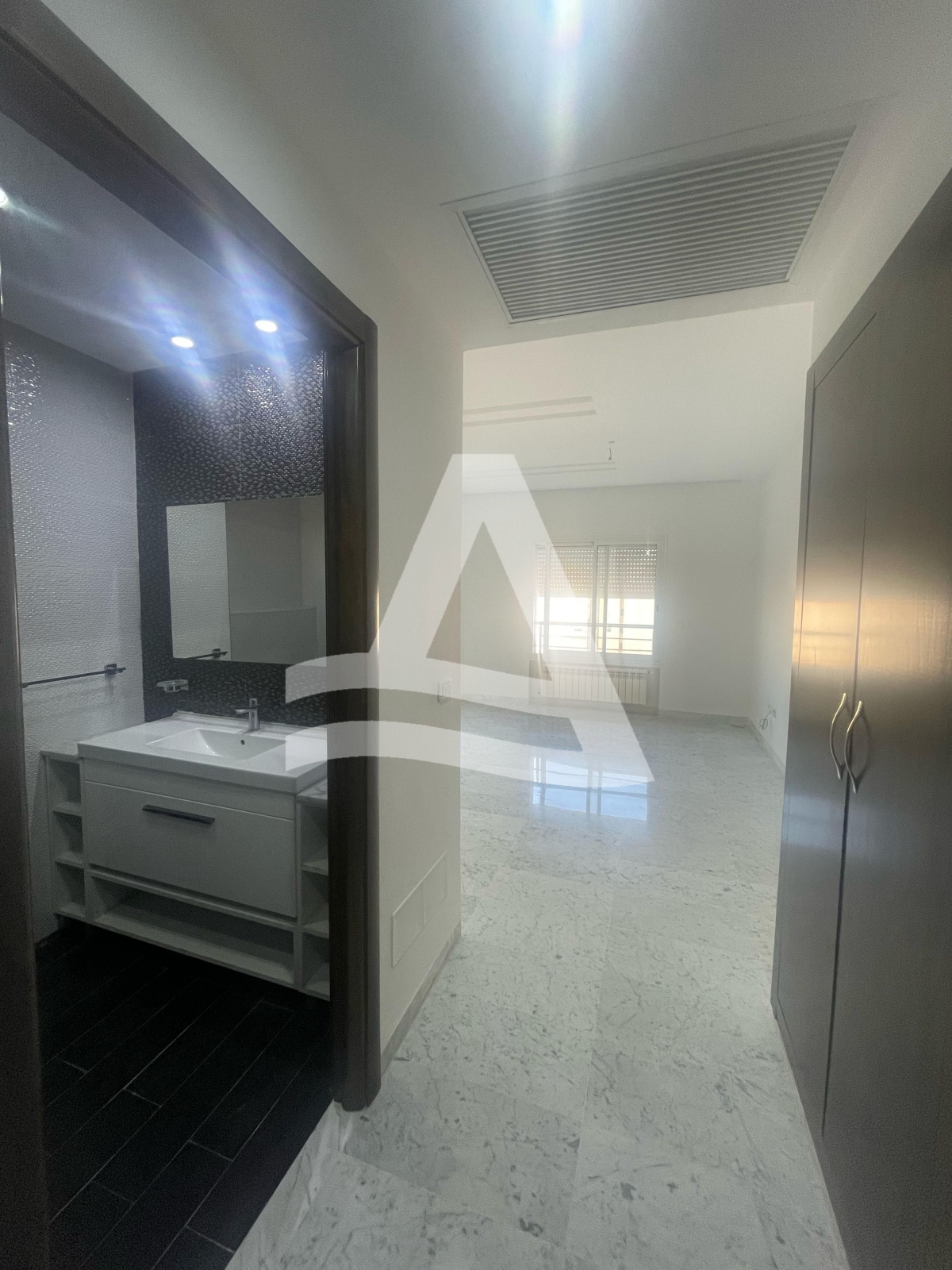 Appartement S4 à louer à ain zaghouan nord image 6