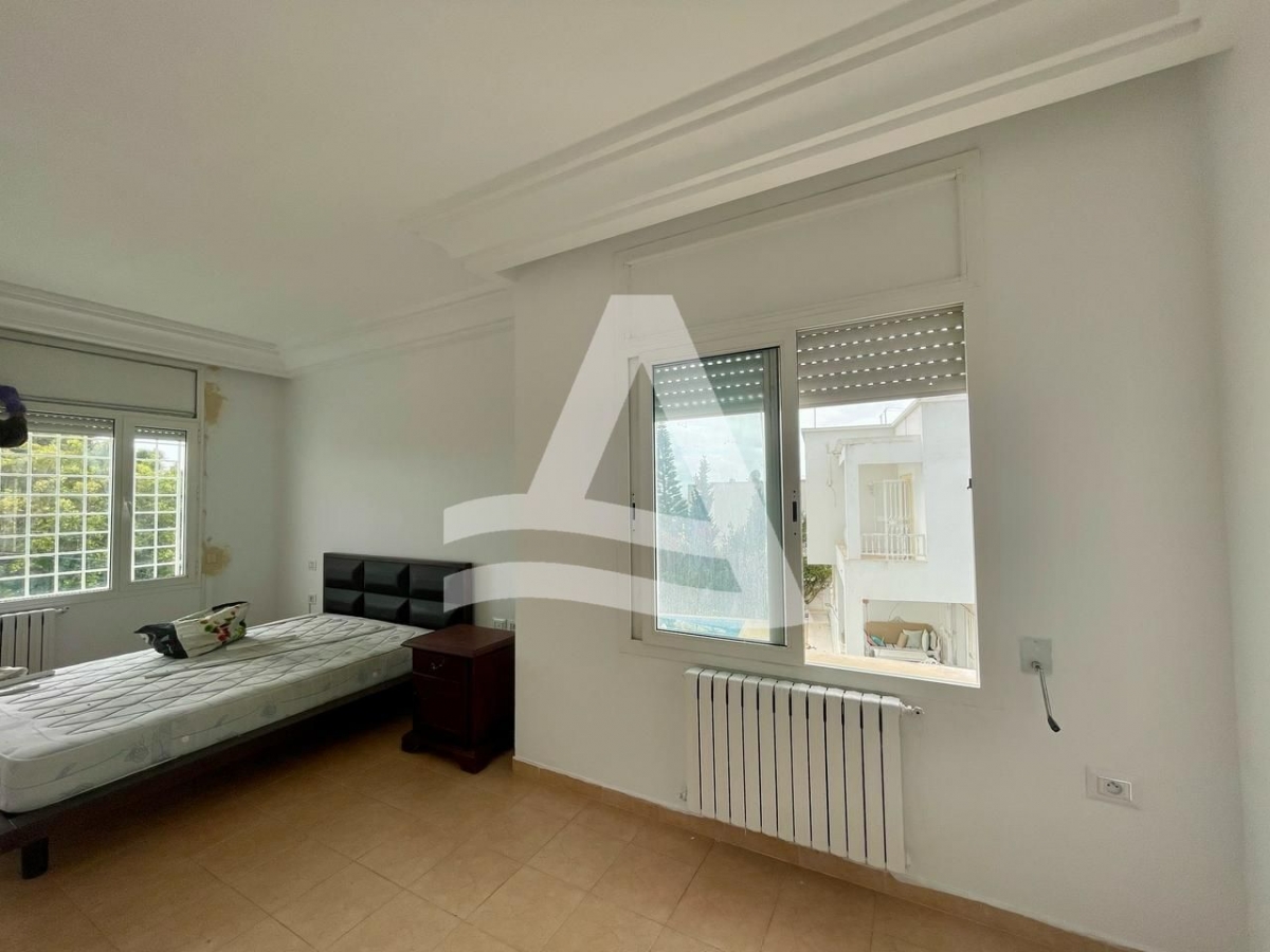 Etage de villa vide à louer à Gammarth image 1