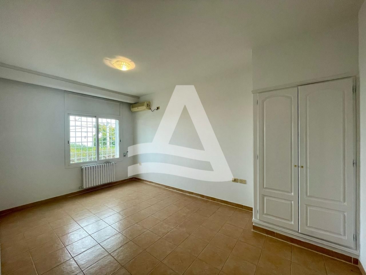 Etage de villa vide à louer à Gammarth image 3