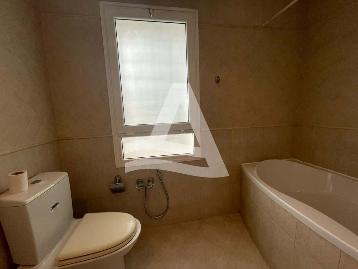 Etage de villa vide à louer à Gammarth image 10