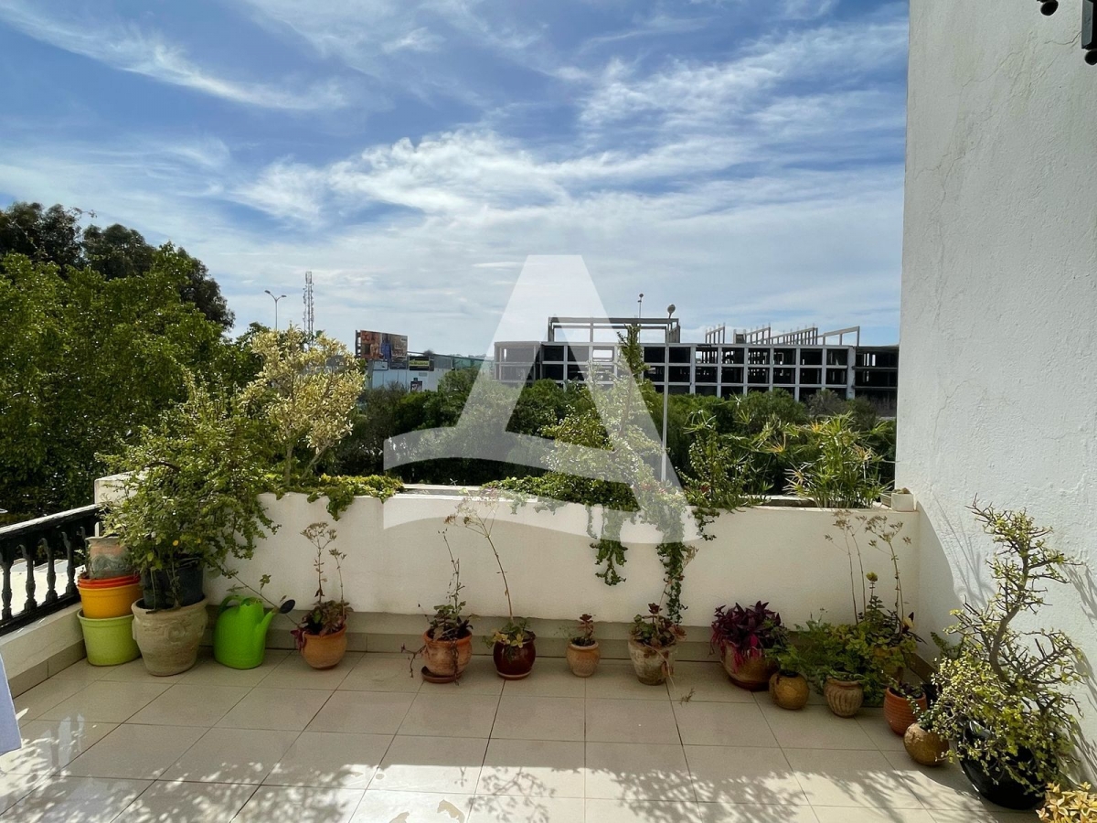 Location d'un appartement S3 à la Marsa image 2