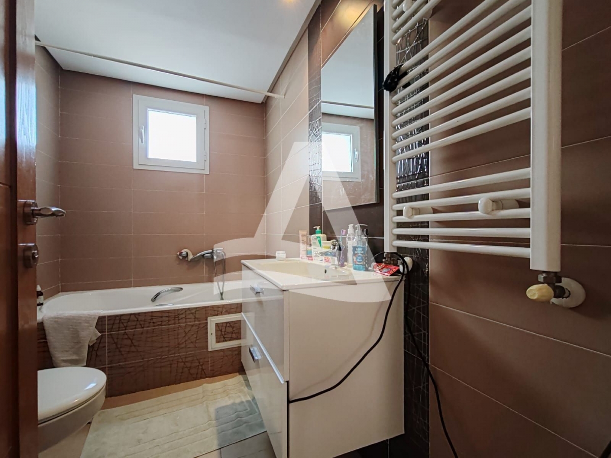 A vendre Appartement au jardin de carthage image 3