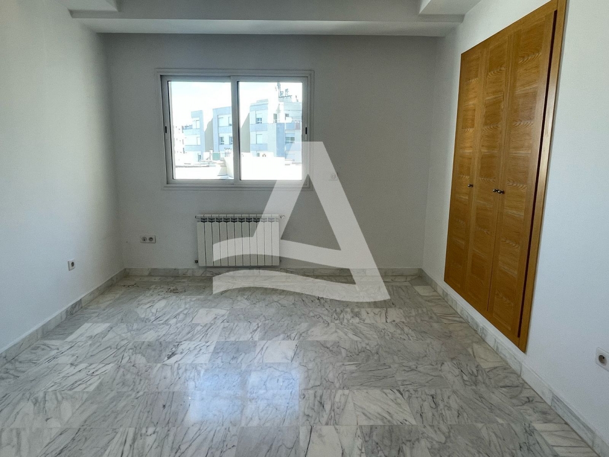 A vendre Appartement au lac 2 image 4