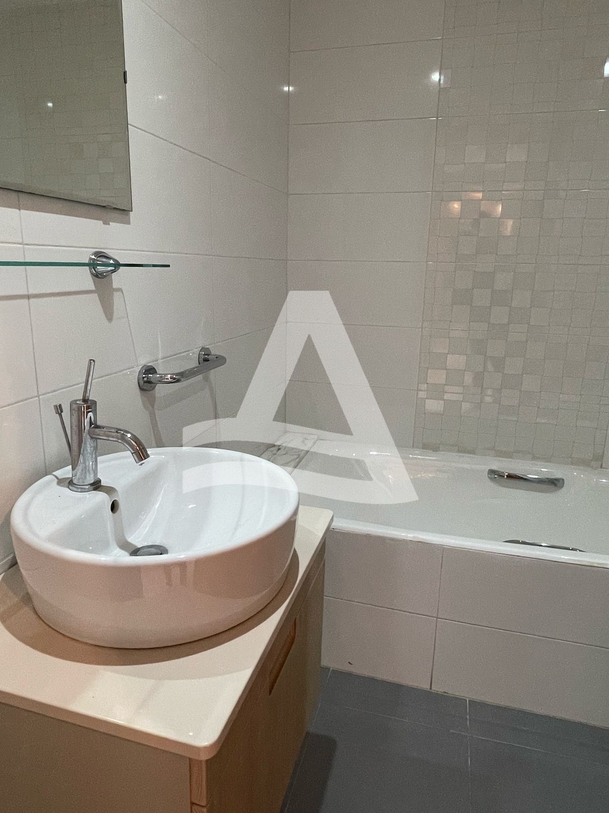 A vendre Appartement au lac 2 image 5