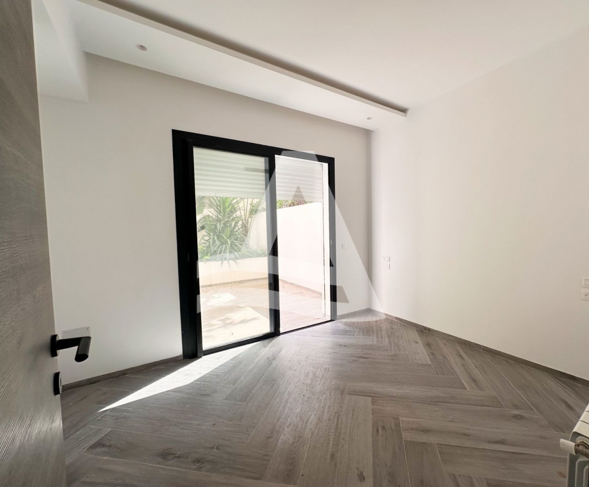 A vendre s+1  neuf avec terrasse image 2