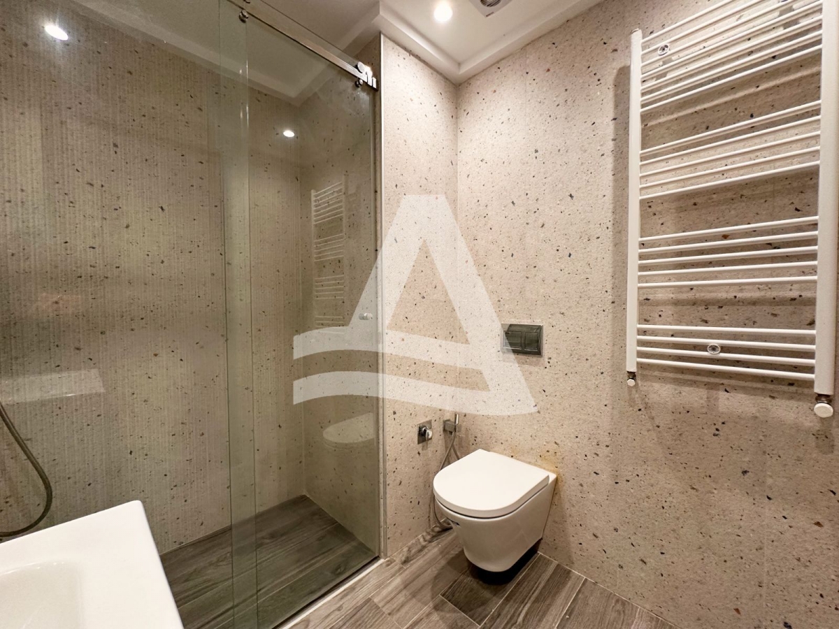 A vendre s+1  neuf avec terrasse image 3