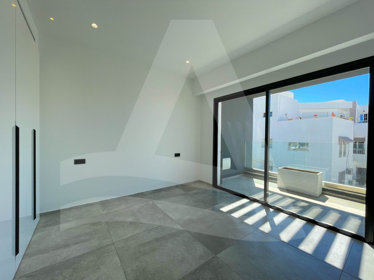 Location d'un luxueux triplex S4 avec piscine à Gammarth image 2