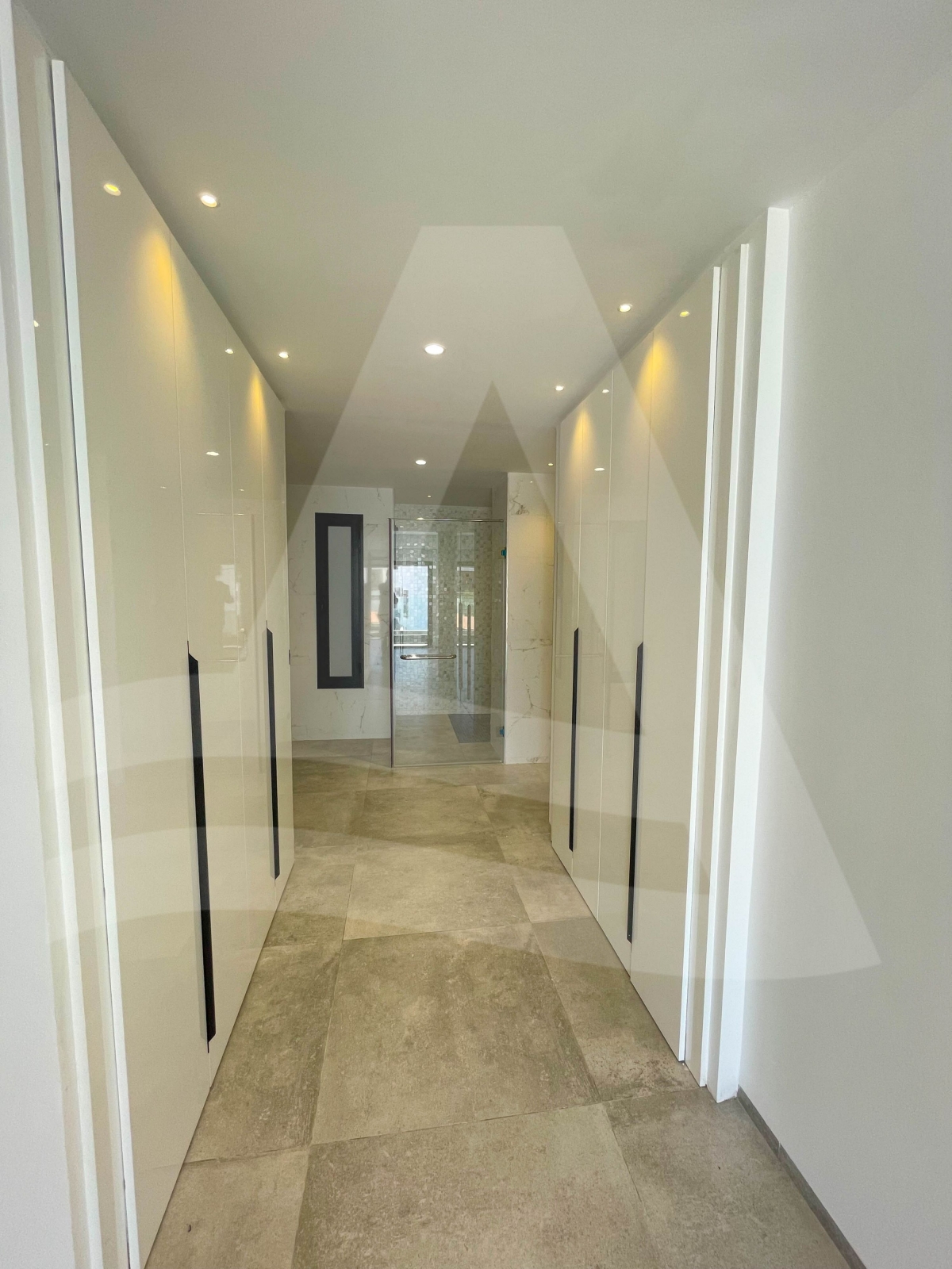 Location d'un luxueux triplex S4 avec piscine à Gammarth image 10