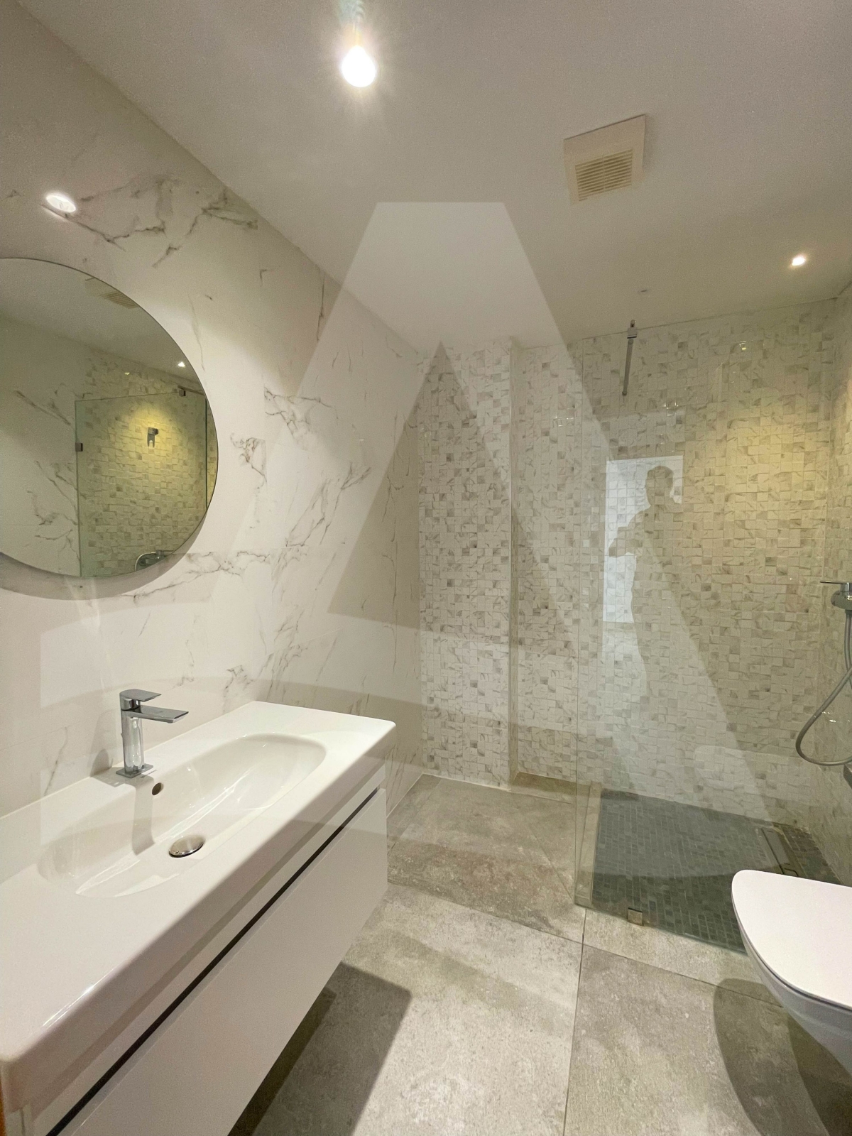 Location d'un luxueux triplex S4 avec piscine à Gammarth image 12