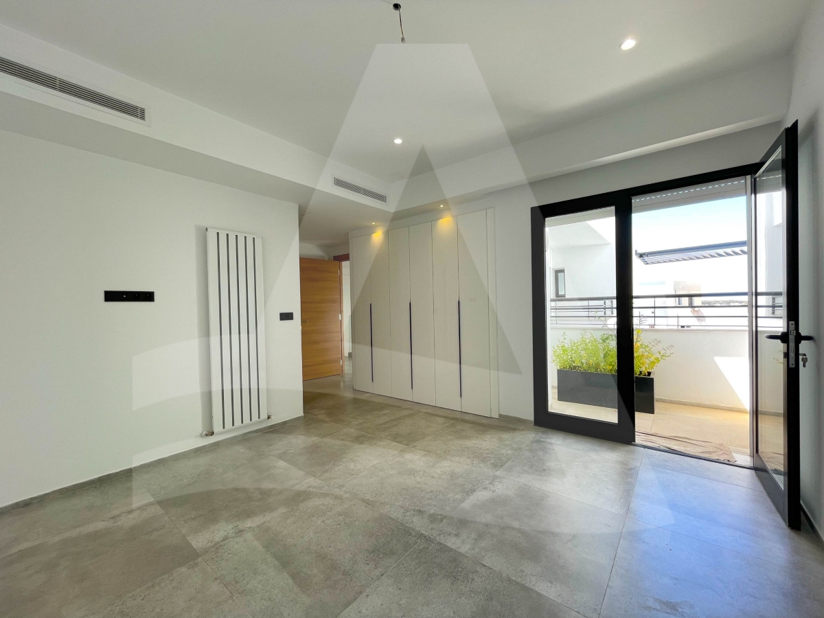 Location d'un luxueux triplex S4 avec piscine à Gammarth image 13