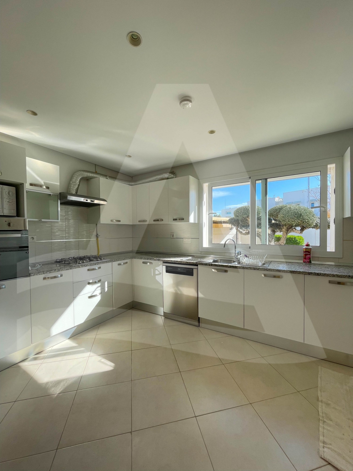 Location d'une luxueuse villa à Gammarth image 5